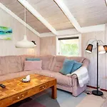 Secluded Harbor Cottage-by Traum *