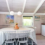 Secluded Harbor Cottage-by Traum 펜션 Hemmet