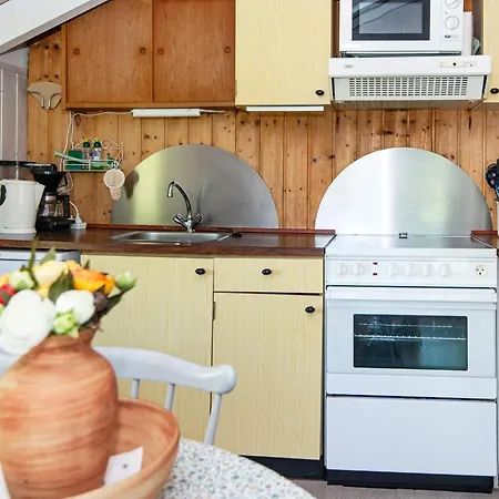 Vakantiehuis Secluded Harbor Cottage-by Traum