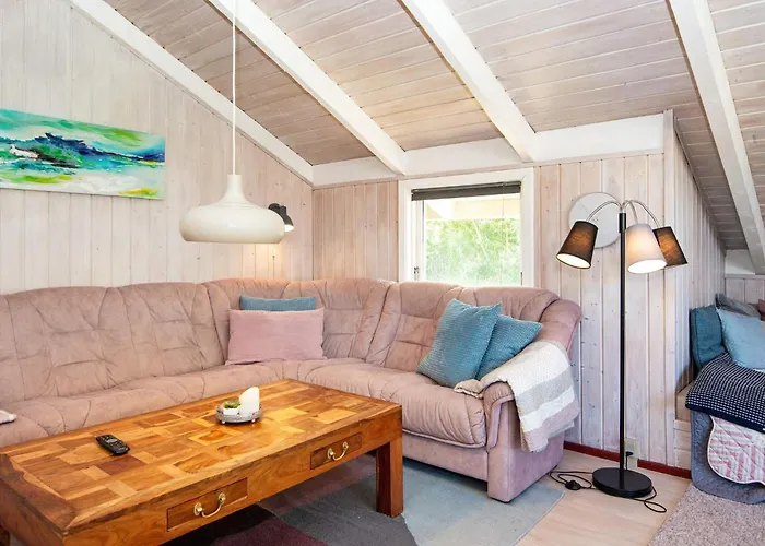 Secluded Harbor Cottage-by Traum *
