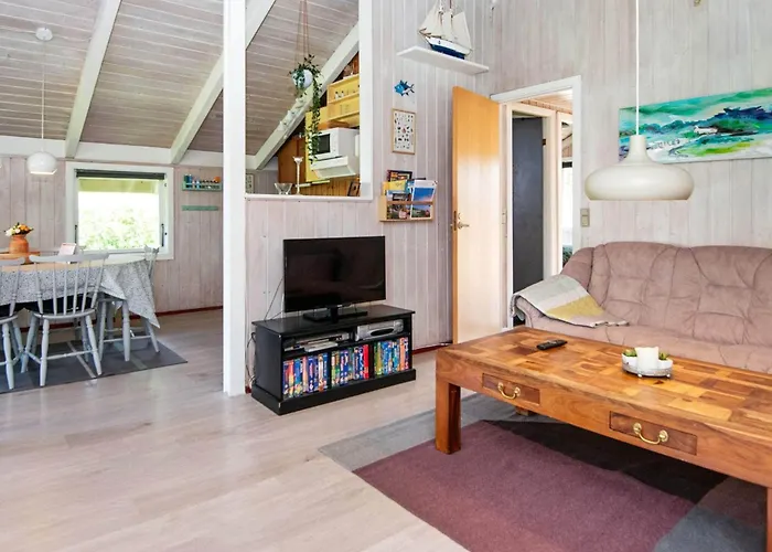 Secluded Harbor Cottage-by Traum *