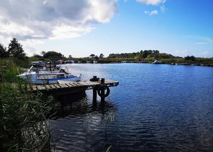 Secluded Harbor Cottage-by Traum Casa de Férias Hemmet